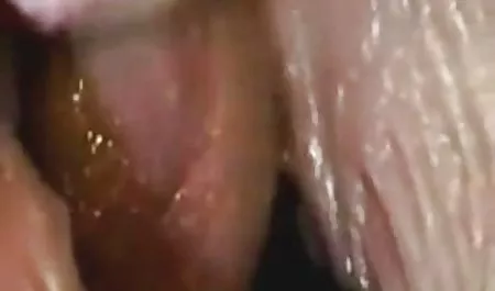 Lola 누드 스트립 한국어 포르노에서 스타킹 및 자위를 오르가즘
