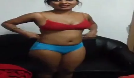 할머니와 함께 귀하의 휴대 전화에서 포르노 처진 가슴,부부,구강,검은색 및 흰색 카메라