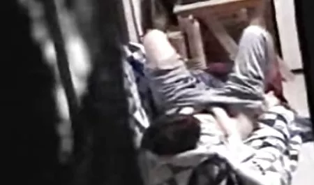 자녀가 밤에 바랍니다. liveporno